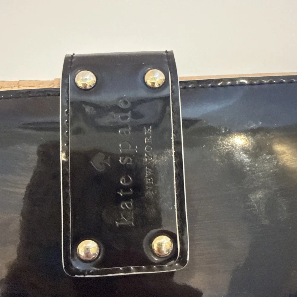 Kate Spade New York Vintage Patent Leather Wallet Tan Interior *FLAW
